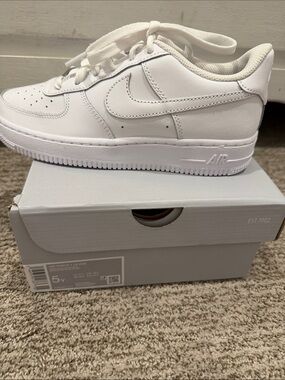 Nike Kids White Low-Top Leather Sneakers